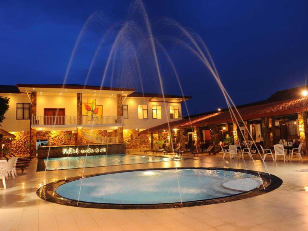 Full Moon Garden Hotel Negombo Exterior photo