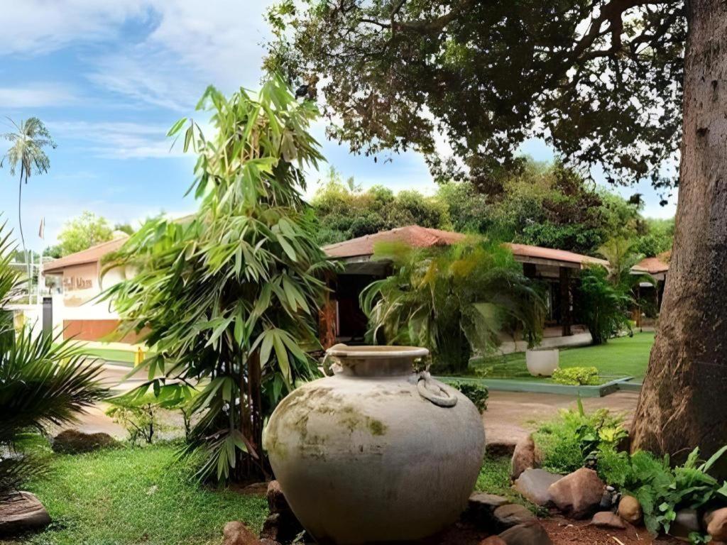 Full Moon Garden Hotel Negombo Exterior photo
