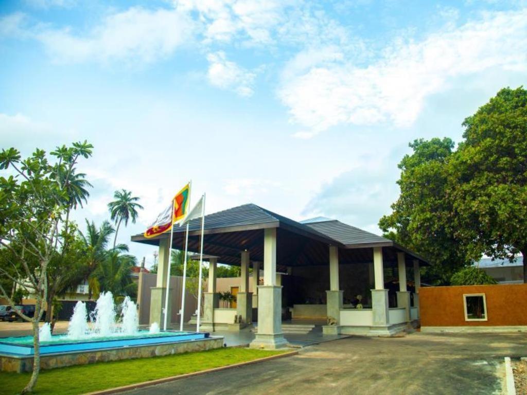 Full Moon Garden Hotel Negombo Exterior photo
