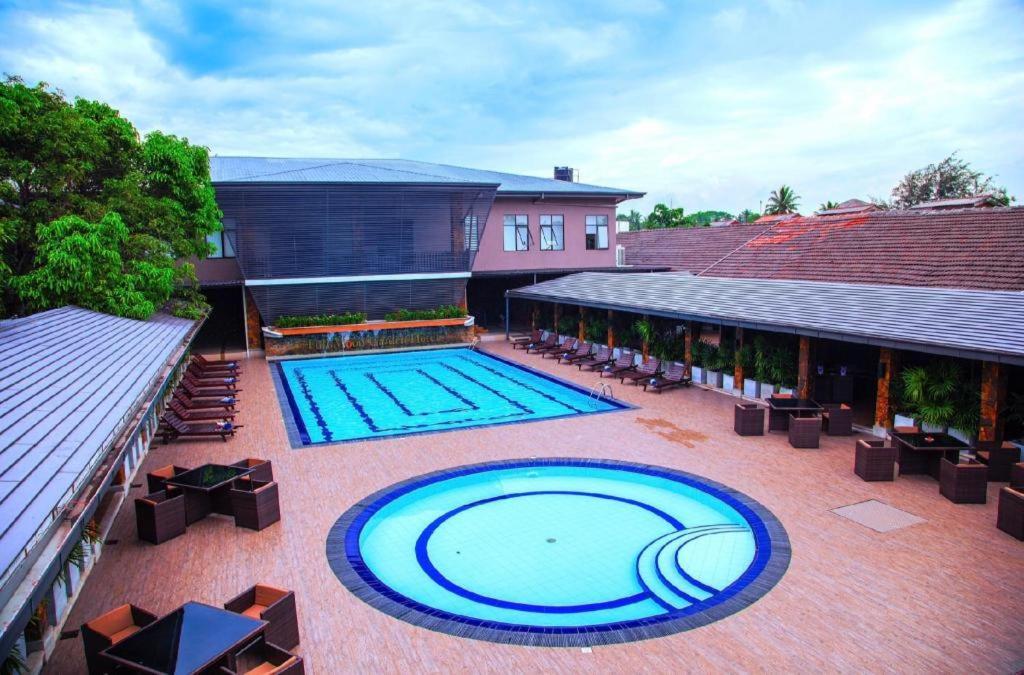 Full Moon Garden Hotel Negombo Exterior photo
